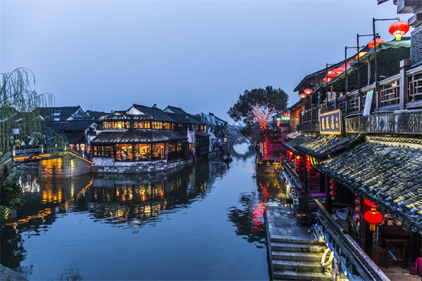 戰(zhàn)略規(guī)劃分析：村民不滿古鎮(zhèn)收門票，指引游客逃票